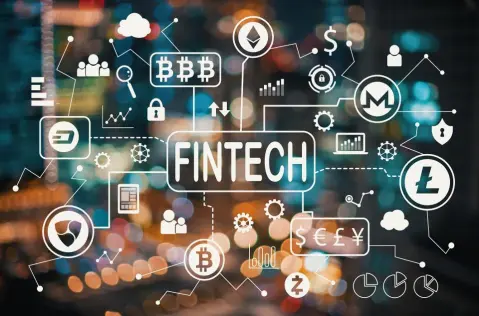Palabra Fintech en el centro con íconos financieros alrededor.
